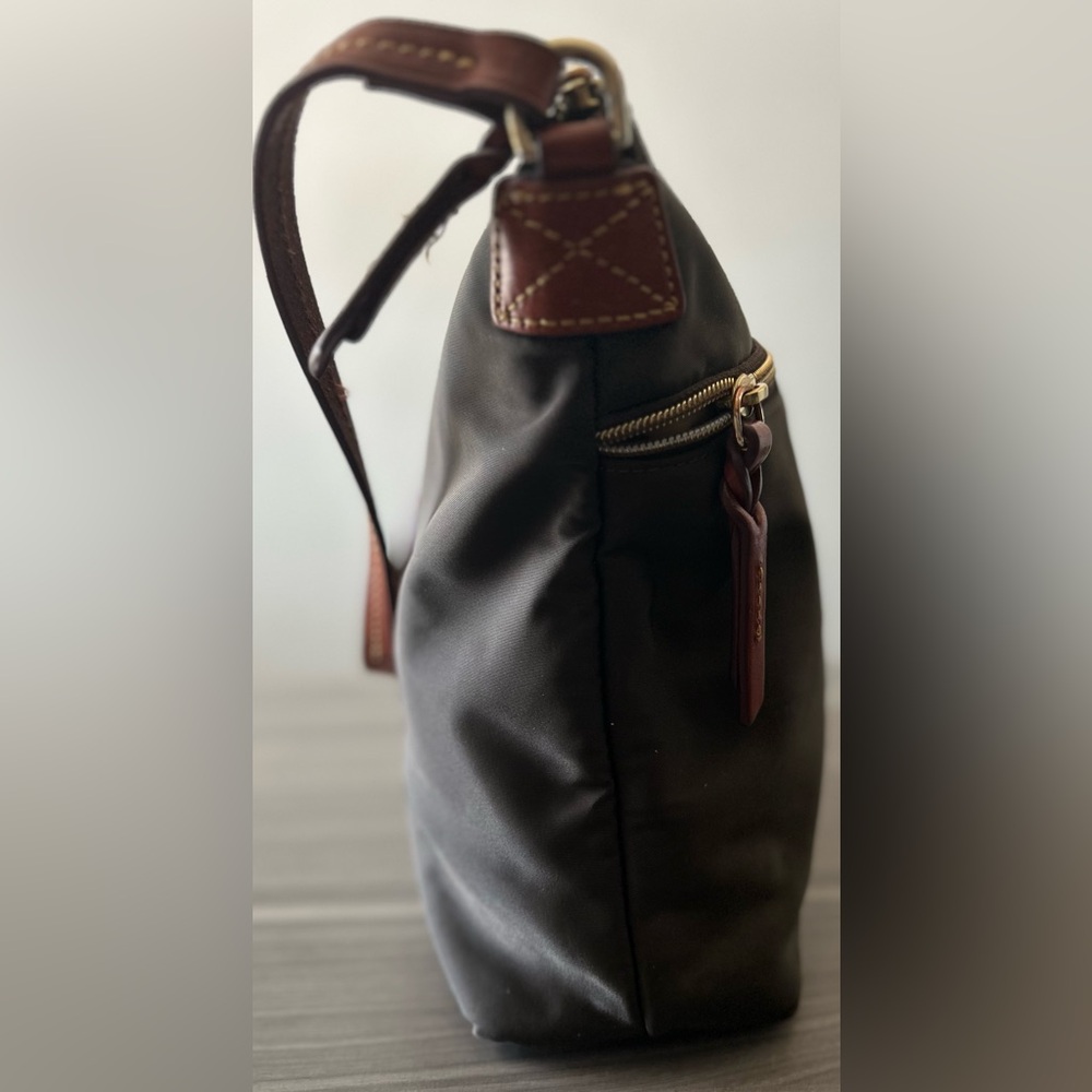 Dooney and Bourke handbag - Picture 4 of 10